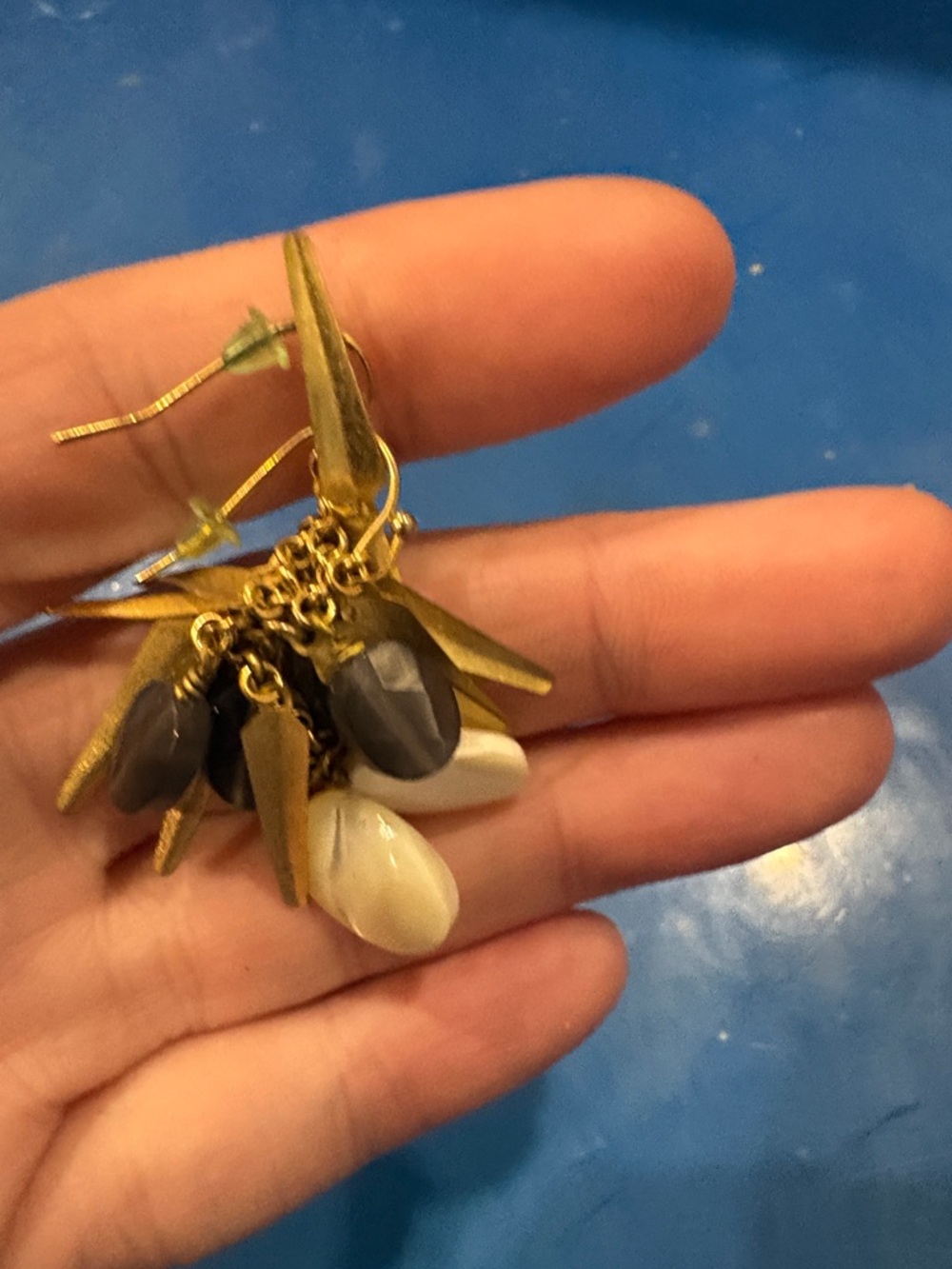 Gold-Tone Hair Charm Clip with Gray and Cream Beads